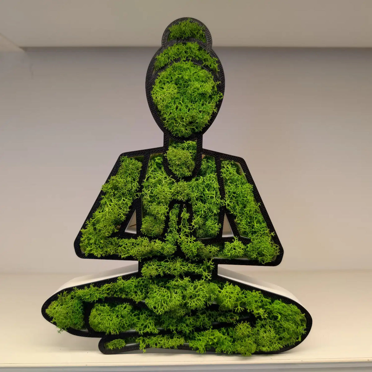 Yoga Statur gefüllt mit konservierten Islandmoos pflegeleichtes Geschenk