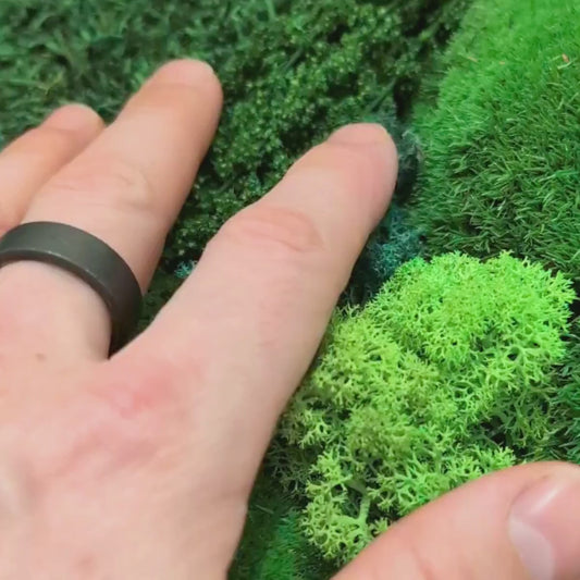 Nahaufnahme: Weiches Islandmoos Haptik-Test