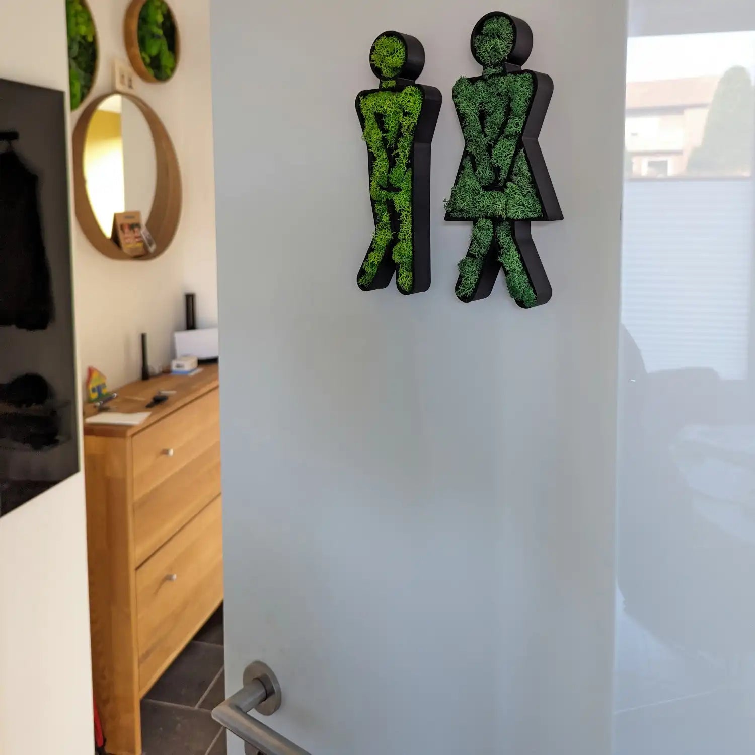 Türschild für Gäste-WC gefüllt mit Islandmoos 